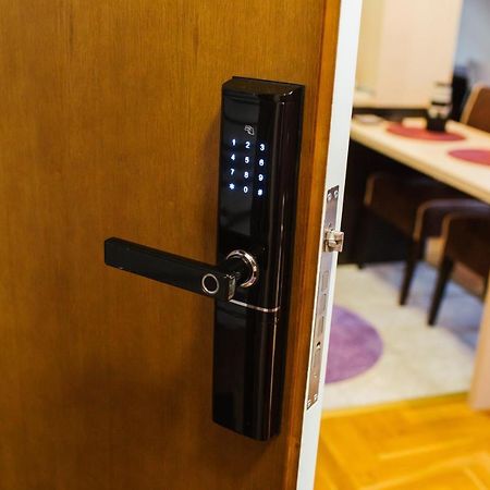 Old Town Flat Apartment Novi Sad Luaran gambar
