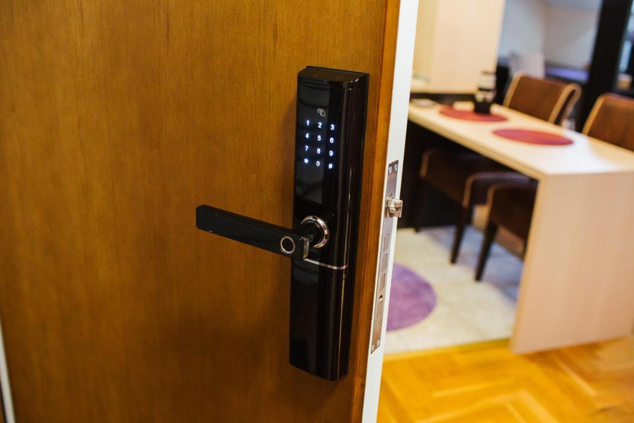 Old Town Flat Apartment Novi Sad Luaran gambar